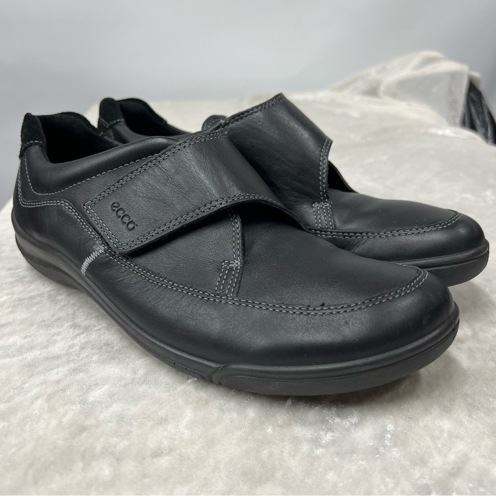 Black leather Ecco size 11/11.5 slip-on velcro close shoes 42